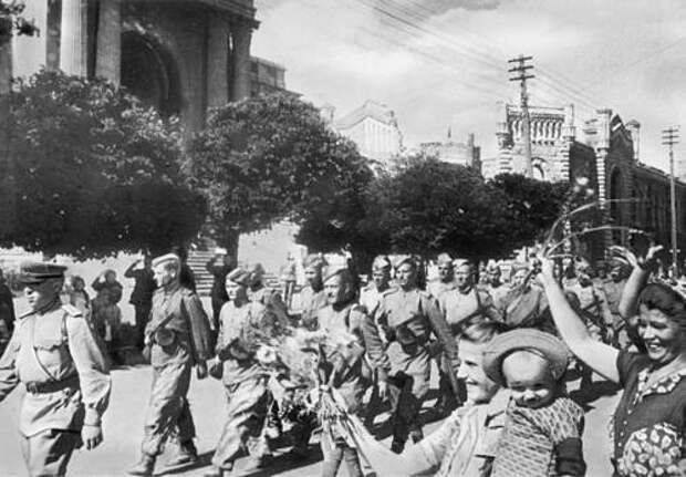 24 августа - день освобождения Кишинёва от немецко-фашистских захватчиков