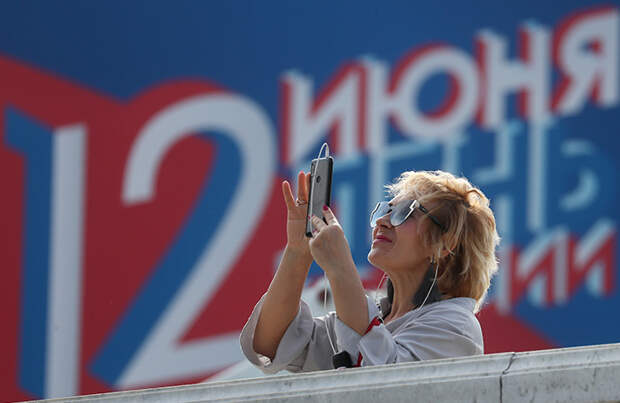 В День России в десятках регионов отключили мобильный интернет
