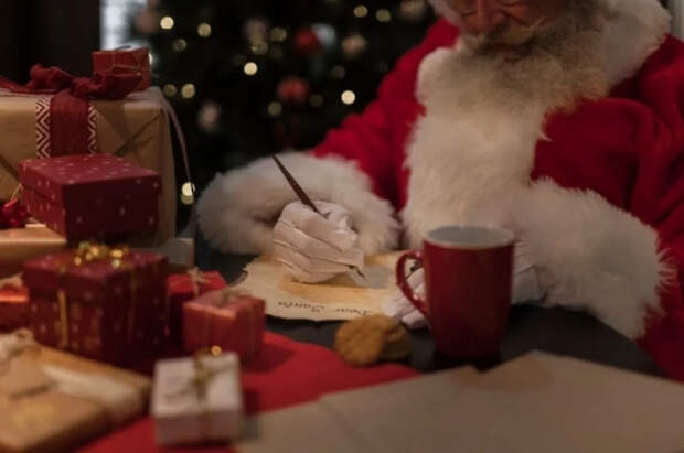 Дед Мороз начал новогодний маршрут по России с Владивостока