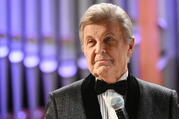 Певец Лев Лещенко заявил, что не любит дарить своей супруге подарки на 8 Марта