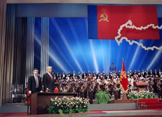 17 июня состоялась инаугурация Бориса Ельцина на пост президента Российской Советской Федеративной Социалистической Республики.