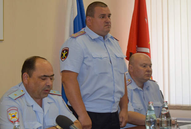 Анатолий Станак (в центре)