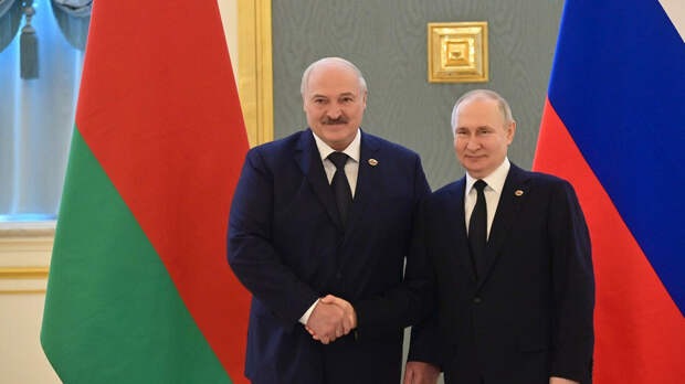 Путин поговорил с Лукашенко «на ногах»