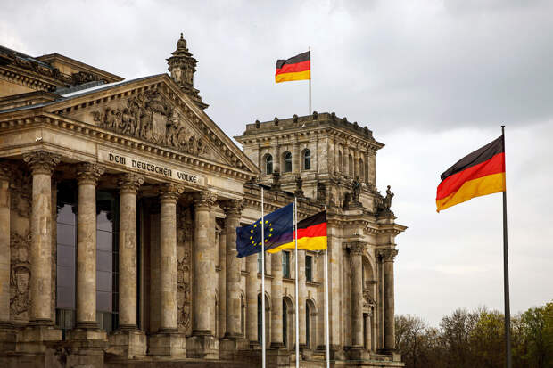 Администрация бундестага отказала в пропусках семи сотрудникам партии АдГ