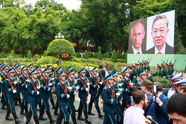 Пышная и торжественная встреча Президента России во Вьетнаме это не только дань уважения к России и ее лидеру, это еще и дань неуважения к США.-3
