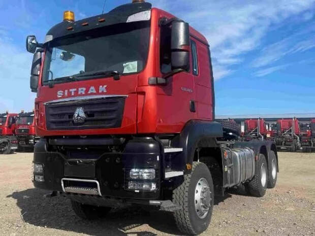 В России первые грузовики Sitrak встали на учет лишь в 2021 году, а сейчас это — лидер в сегменте магистральных тягачей: Sitrak обходит КамАЗ по рыночной доле почти в 2 раза
