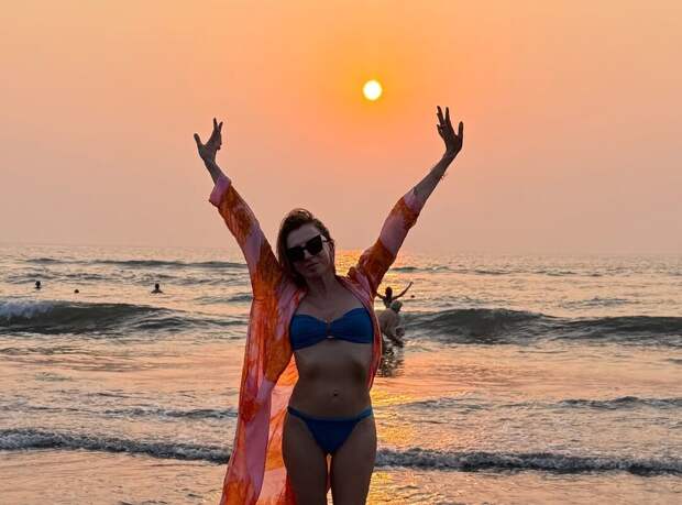 Телеведущая Светлана Бондарчук показала фигуру в бикини