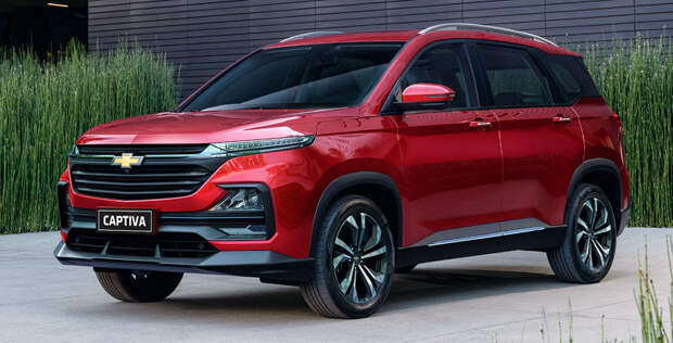 Семейный кроссовер Chevrolet с хорошим оснащением — всего 2,43 млн рублей. С начала года Chevrolet Captiva заметно подешевел в России