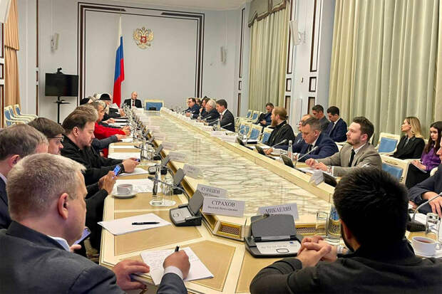 Сенатор Гибатдинов предложил ввести налоговый вычет на гумпомощь новым регионам