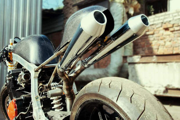 Vanmoto GSX-R1100 “CAFERACER”