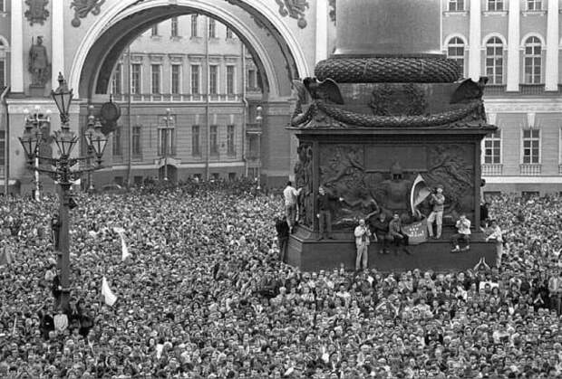 Подборка атмосферных кадров из 90-х