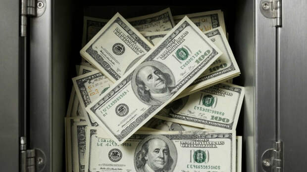 Рубль может вернуться к трехзначному курсу по отношению к доллару