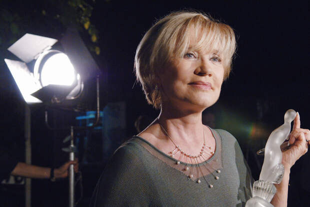 Шахназаров назвал Алентову великой актрисой и выдающимся человеком