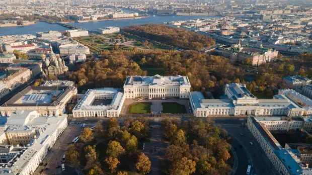 Названы бюджетные направления для отдыха в российских городах на Новый год