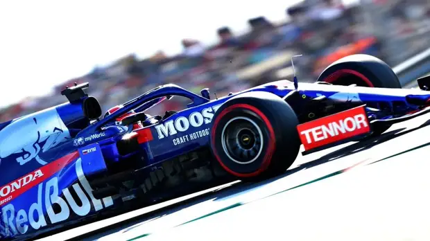 Квят оштрафован за аварию на последнем круге Гран-при США