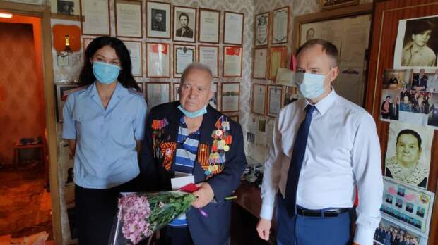 Ветераны из Бегового получили медали к 75-летию Победы Фото: управа Бегового района