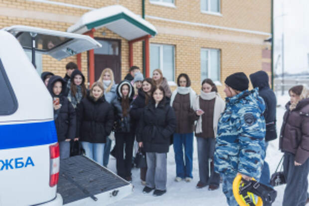 Костромские полицейские в рамках Всероссийской акции «Студенческий десант» познакомили будущих юристов с работой кинологов