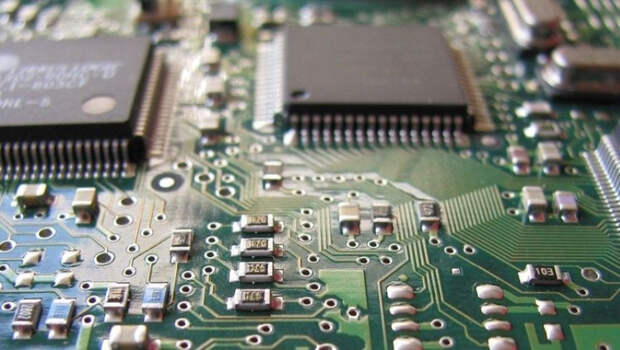 Минпромторг выделил 2,2 млрд рублей на освоение производства материалов для выпуска чипов в России