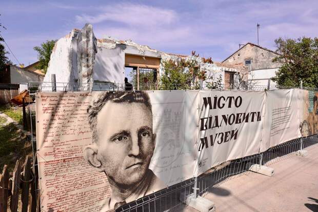 Восстановление музея Шухевича во Львове превращено в нескончаемый укро-срач