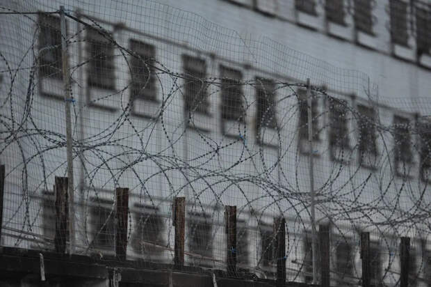 Осужденный певец Шарлот выступил с хором на патриотическом концерте в колонии