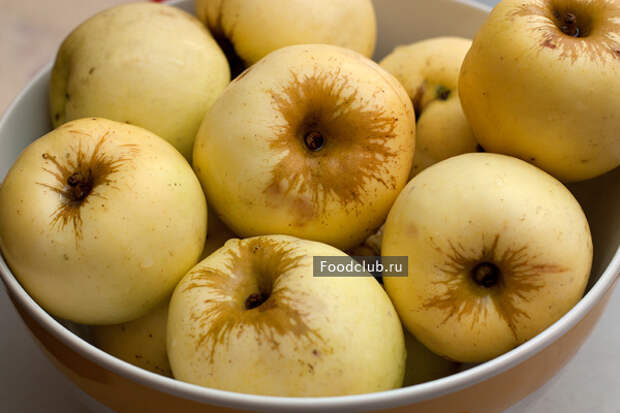 Янтарный яблочный пирог Татьяны Толстой (этап 1)