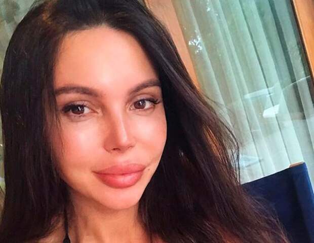 Звезды много не бывает: знаменитости, набравшие килограммы во время режима самоизоляции
