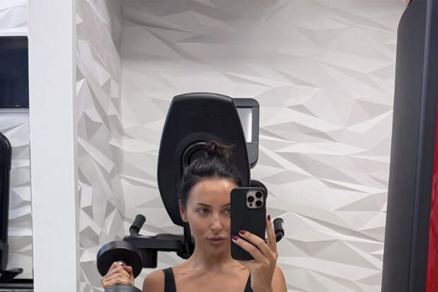 Певица Алсу опубликовала фото из спортзала