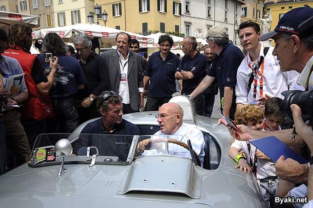 Mille Miglia легендарный авто пробег ретро автомобилей в Италии Mille Miglia легендарный авто пробег ретро автомобилей в Италии