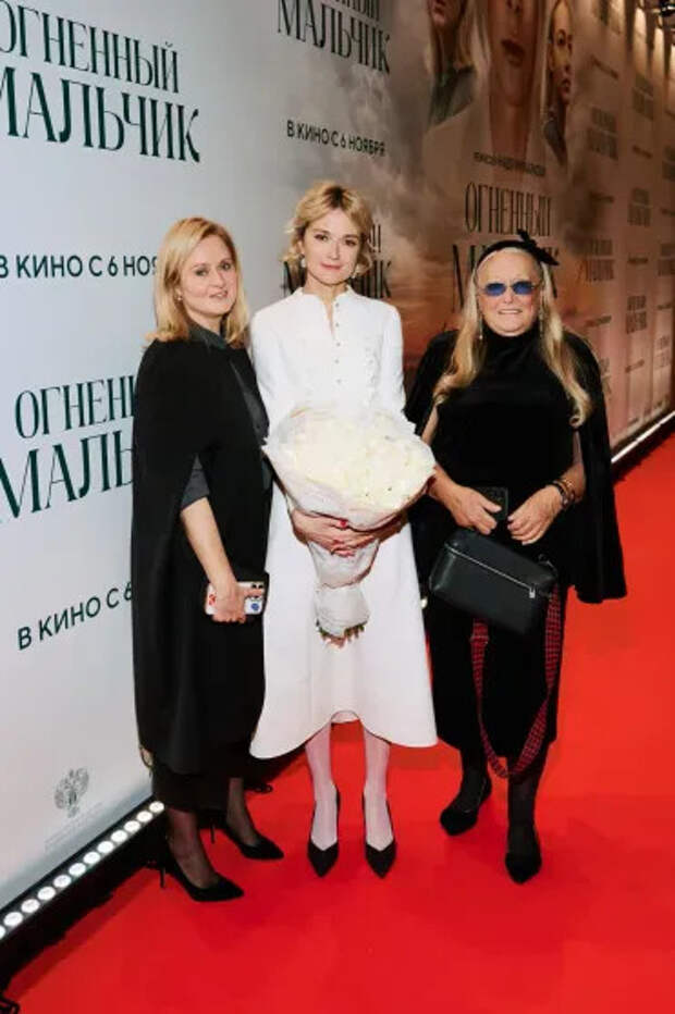 Анна, Надежда и Татьяна Михалковы
