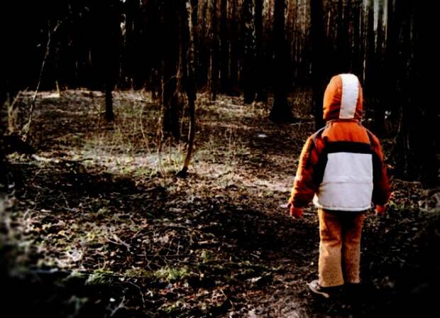 Мальчик говорил,что его тело закопано в лесу.И просил найти останки.