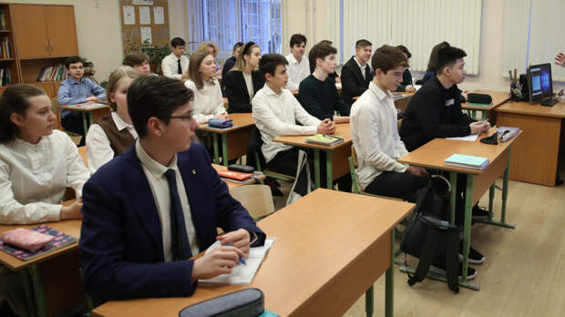 С 2027 года старшеклассники смогут изучать все предметы на базовом уровне