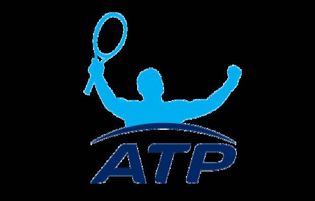 Ярость испанского теннисиста на турнире в Казахстане: разбитая ракетка и куча пыли. ВИДЕО