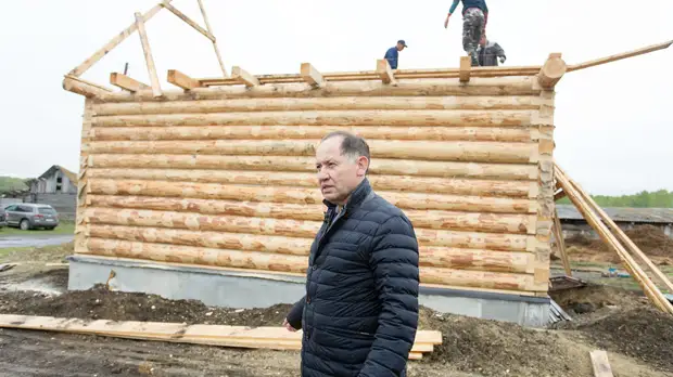 «Не будем создавать лубочную картинку»: бизнесмен из Санкт-Петербурга возрождает свою родную деревню