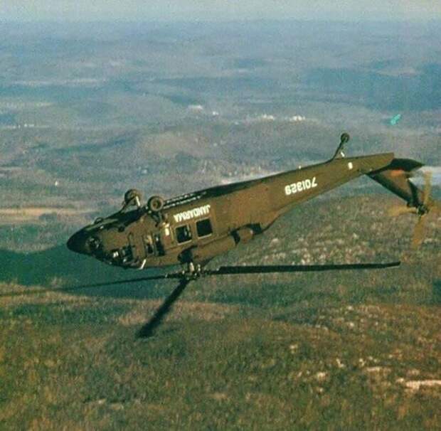 Турки впервые выполнили "мёртвую петлю" на вертолёте «Блэкхок». 1983 год