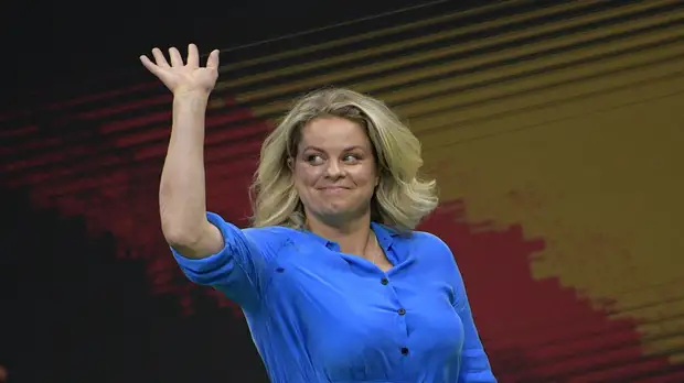 Навратилова поддержала решение Клейстерс вернуться в теннис