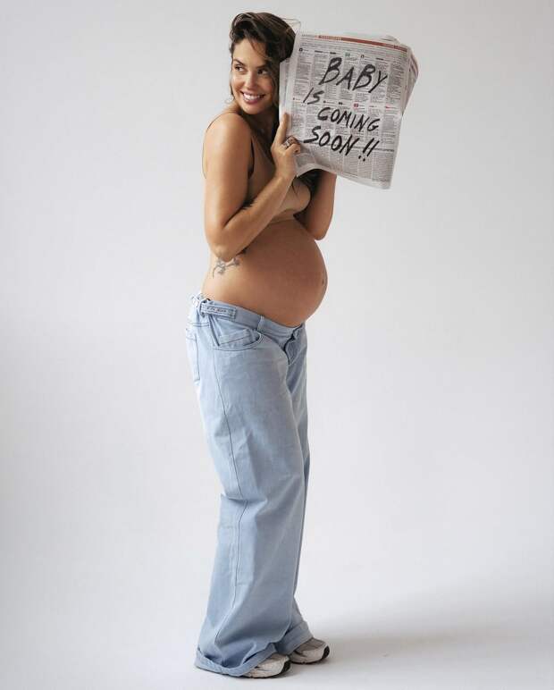 Беременная Агата Муцениеце снялась в откровенной фотосессии Беременная Агата Муцениеце снялась в откровенной фотосессии