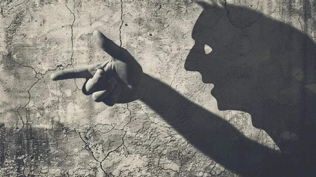 Госдума вернула закон против сталкеров: Бывшим, фанатам и преследователям приготовиться