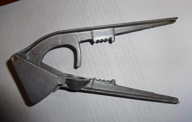 Чеснокодавилка выполняет несколько функций. / Фото: arita.ua Чеснокодавилка выполняет несколько функций. / Фото: arita.ua