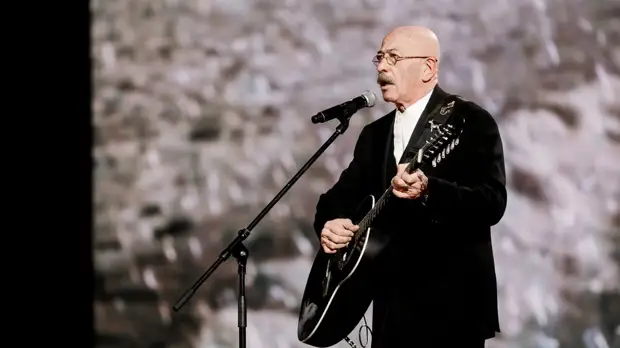 Путин наградил орденами Розенбаума и Гуляеву