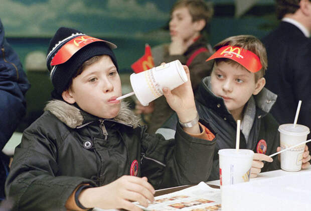 Эпические фото о том, как в Москве в 1990 году открылся первый McDonald’s
