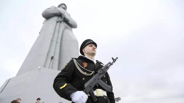 В Мурманске прошёл парад в честь Дня Победы
