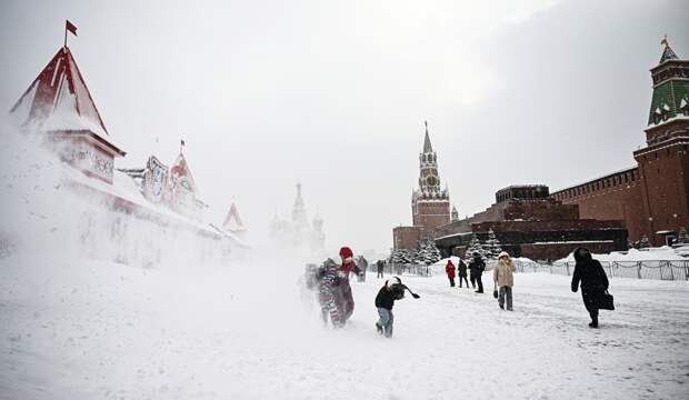 Назван срок схода снега в Москве