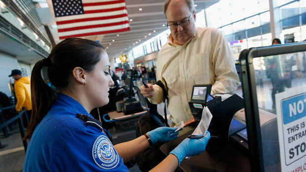 Министр Даффи: аэропорты США продолжат терять персонал из-за частичного шатдауна