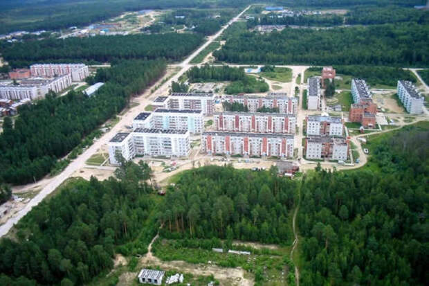 Город, куда летом не доехать: как выживают в самом труднодоступном месте России