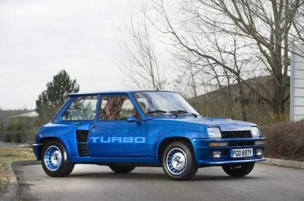 Спортивный хэтчбек Renault 5 Turbo 1983 года