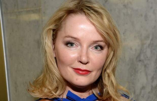 «Трещит по швам»: как одна фраза Ларисы Вербицкой обернулась 6 годами булимии для её 13-летней дочери, а сама звезда пережила брак с рукоприкладством