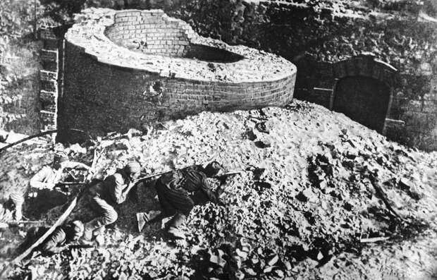 Уличные бои, 1942 год