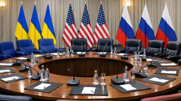 На переговорах по Украине идёт игра не в шахматы, а в покер: "Кто первый бросит карты на стол – проиграл"