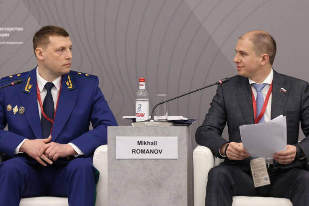 Депутат Романов отметил профессионализм и эффективную работу Виктора Мельника