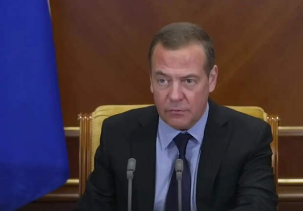 Медведев о недружественных странах ЕС: Нам нужно ненавидеть их так сильно, как умели наши предки